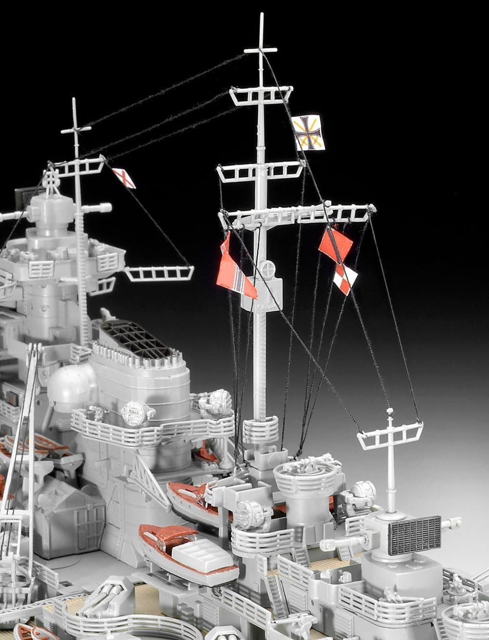 1/350 Battleship Bismarck (MIlitary Ships) REVELL (05040) - Imagen 6