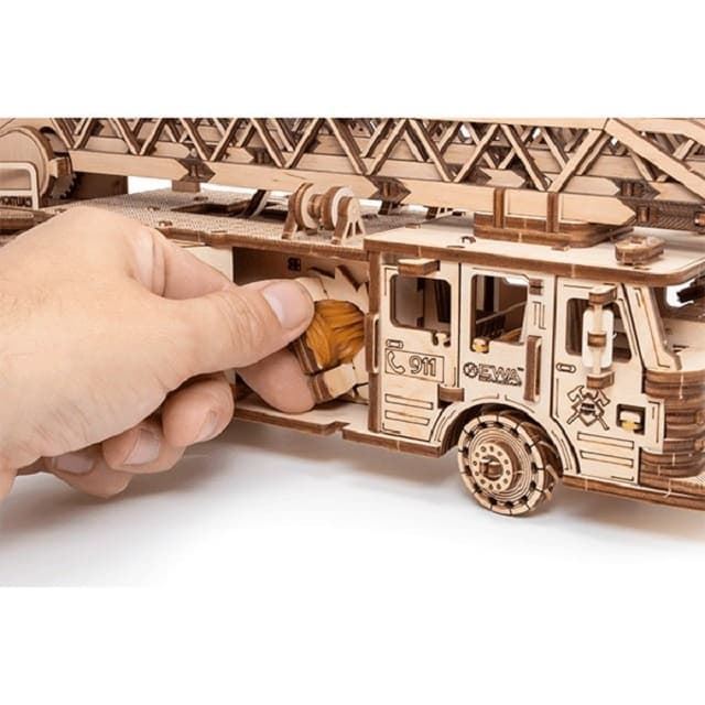 Maqueta madera con movimiento Camión de bomberos 439 piezas - Imagen 1